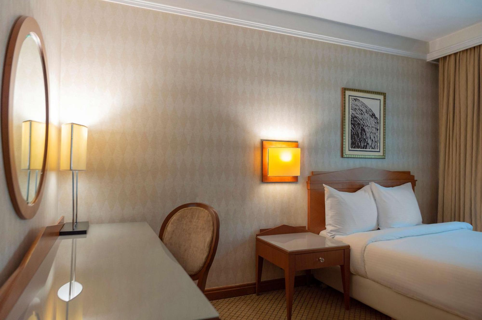 Hotel Radisson Blu Martinez Beirut