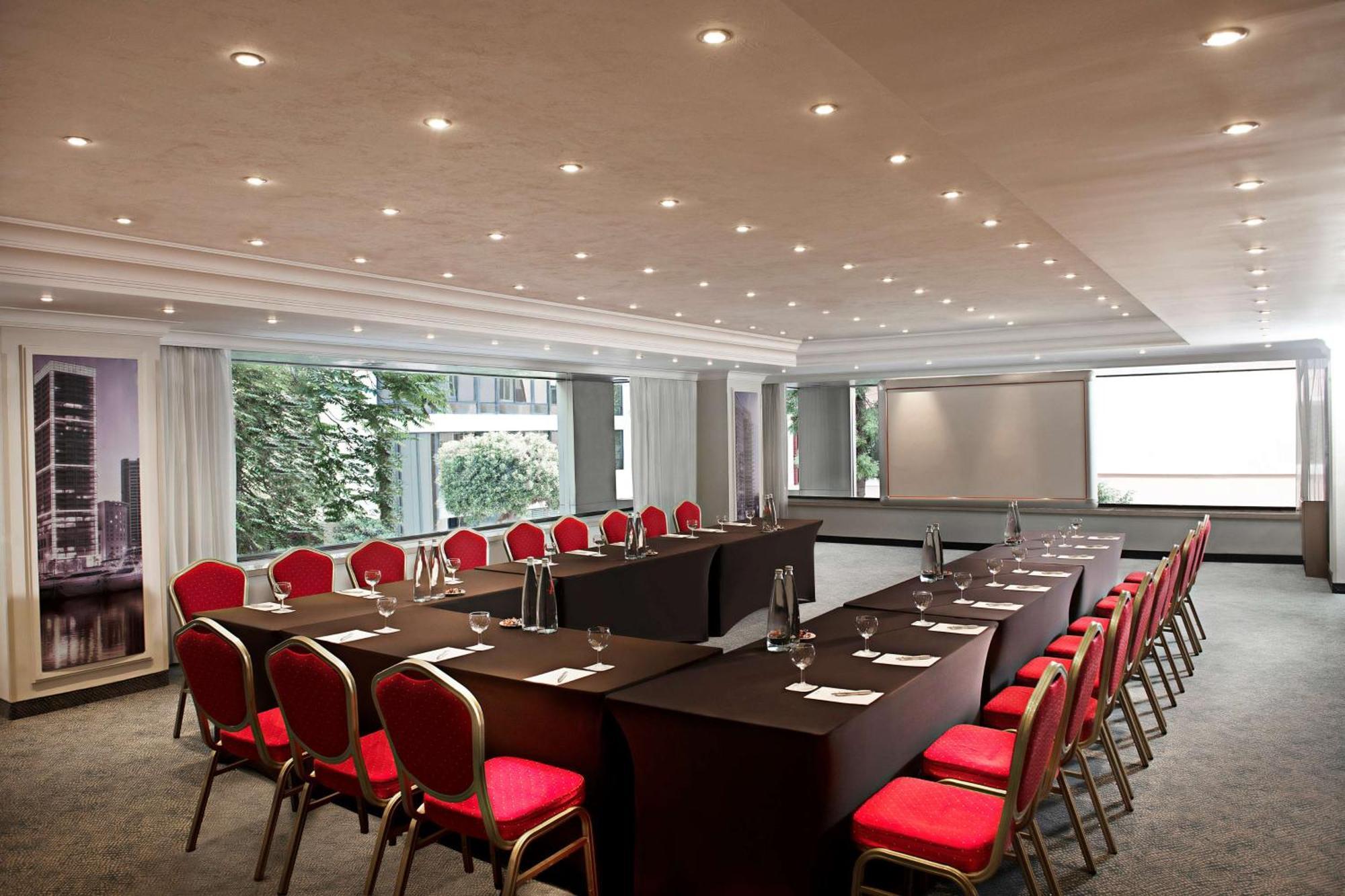 Radisson Blu Martinez Hotel 5*