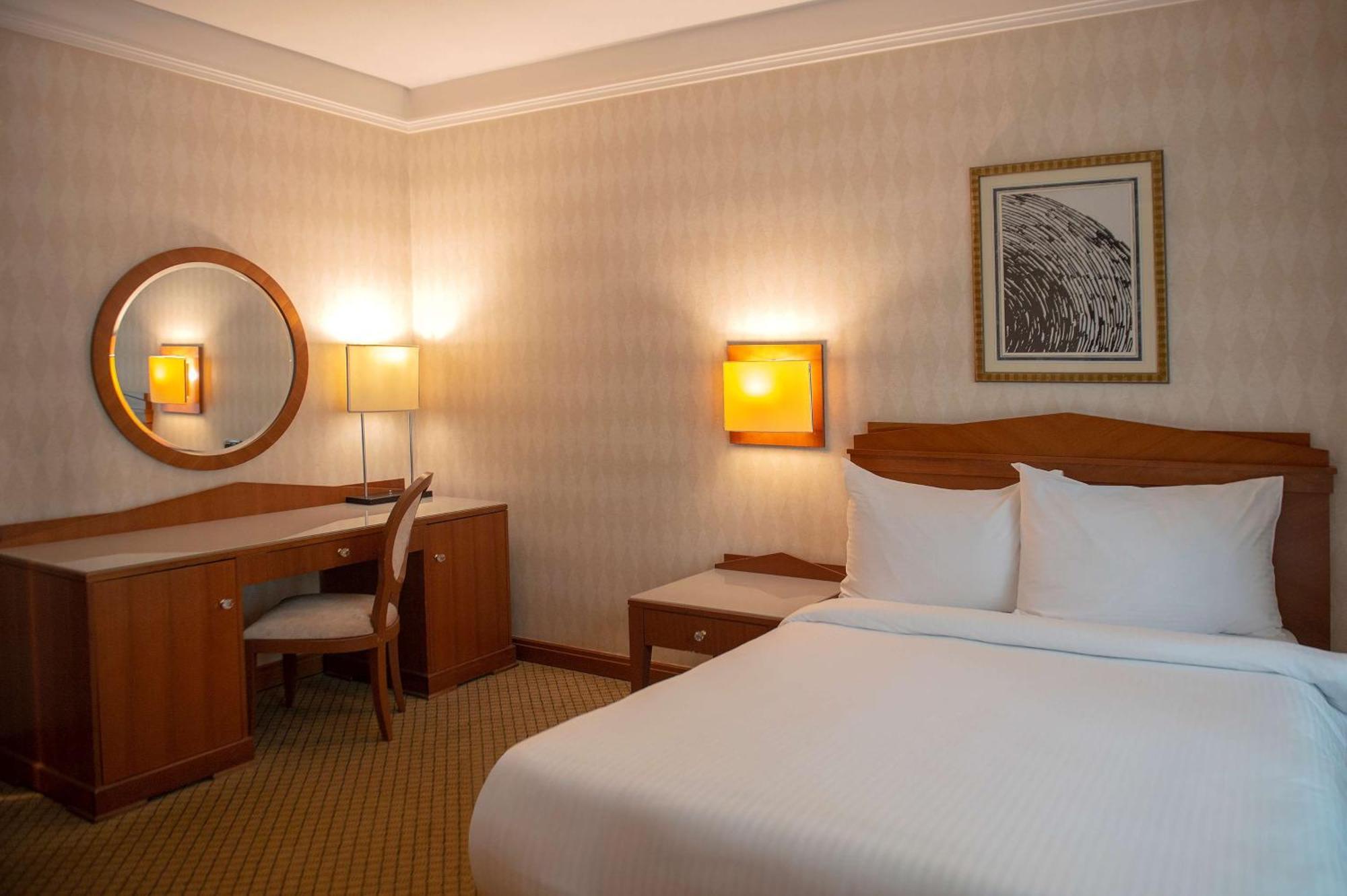 Hotel Radisson Blu Martinez 5*